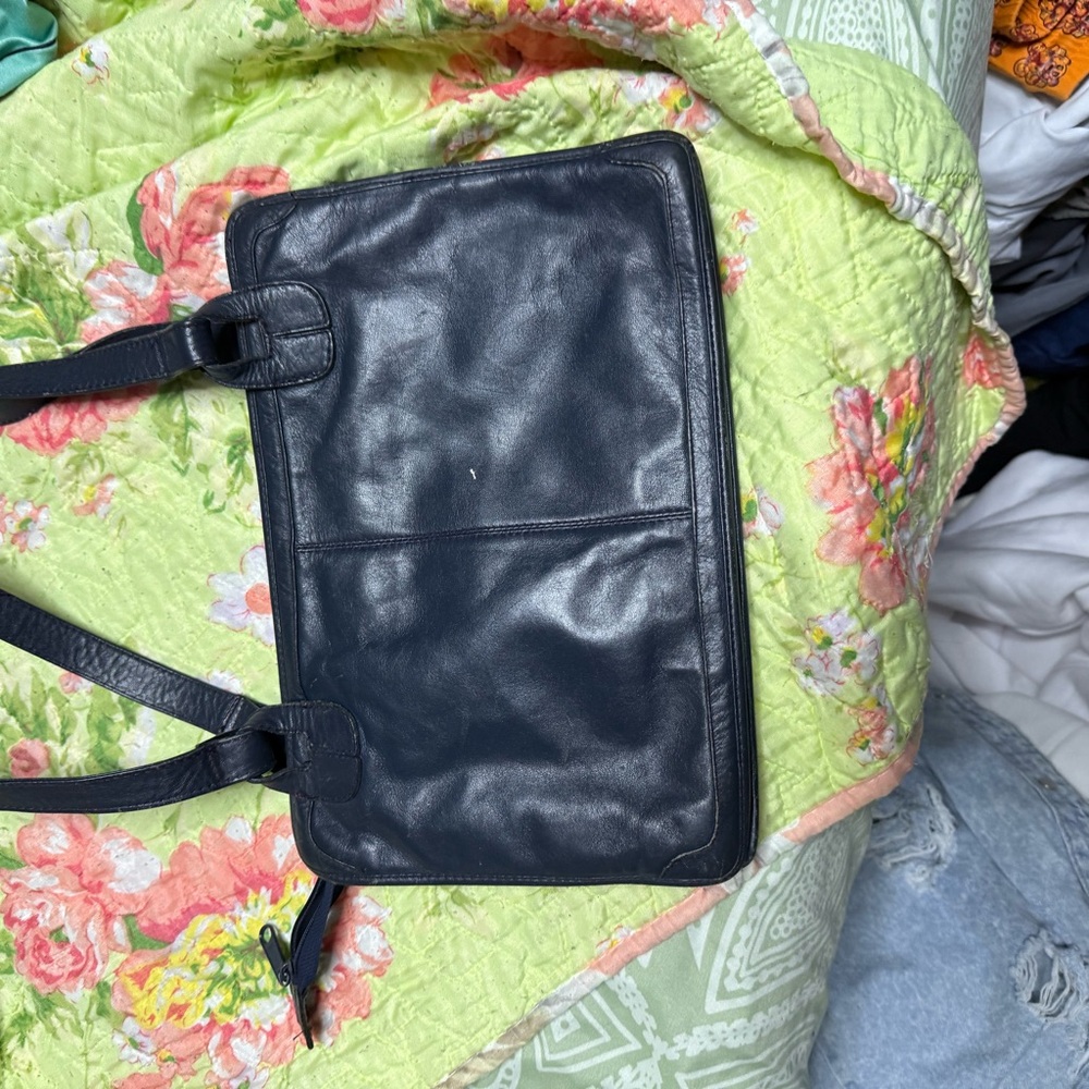 Elegant Black Leather Men's Bag